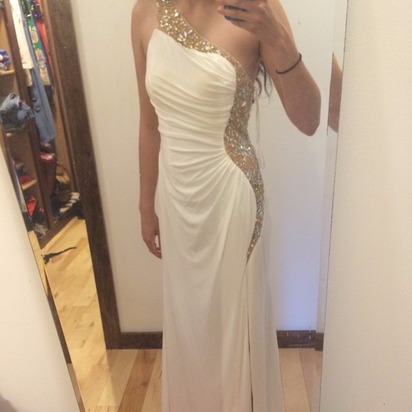 PROM DRESS - Picture 2 of 6